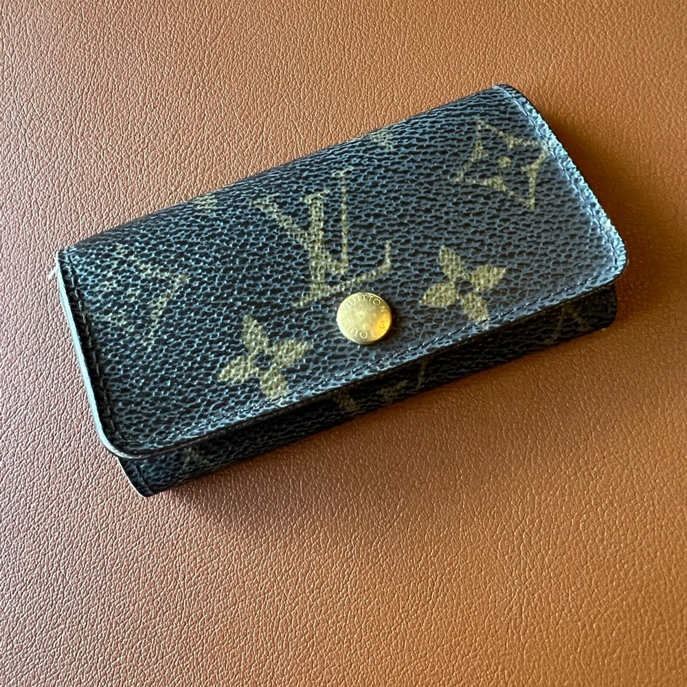 Louis Vuitton Multicles folded key holder